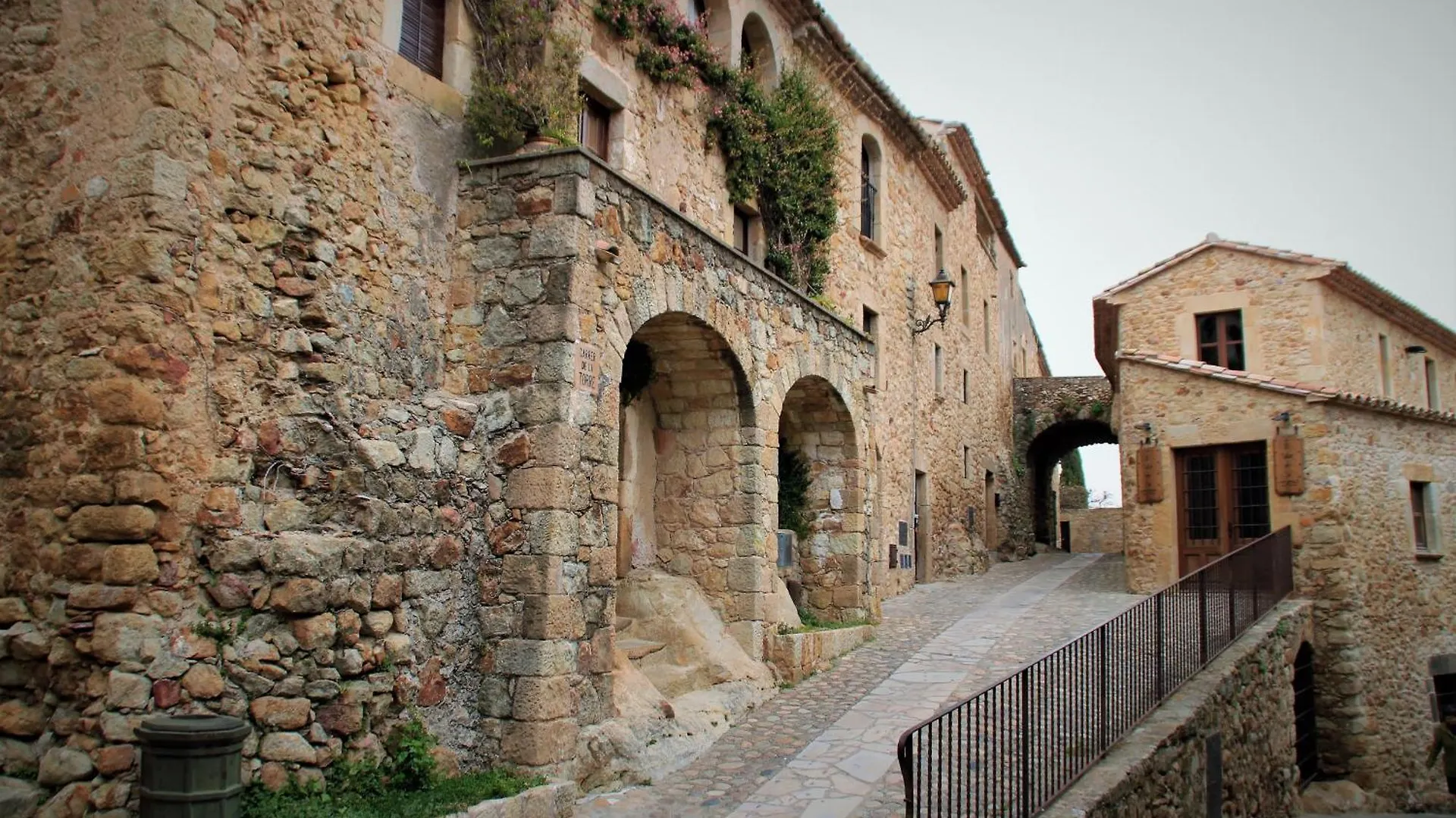 Casa Pueblo Medieval De Pals Holiday home
