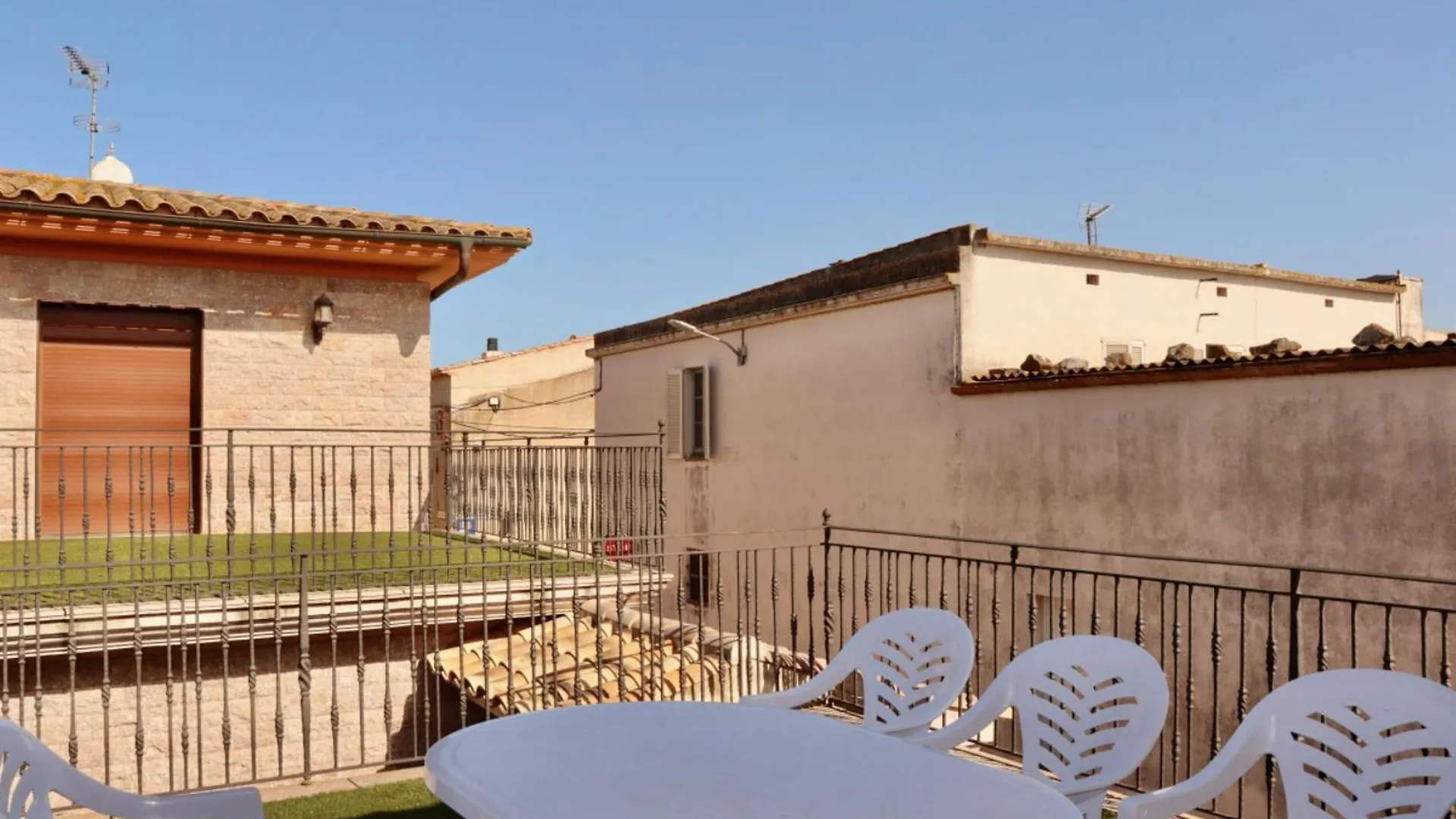 Casa Pueblo Medieval De Pals
