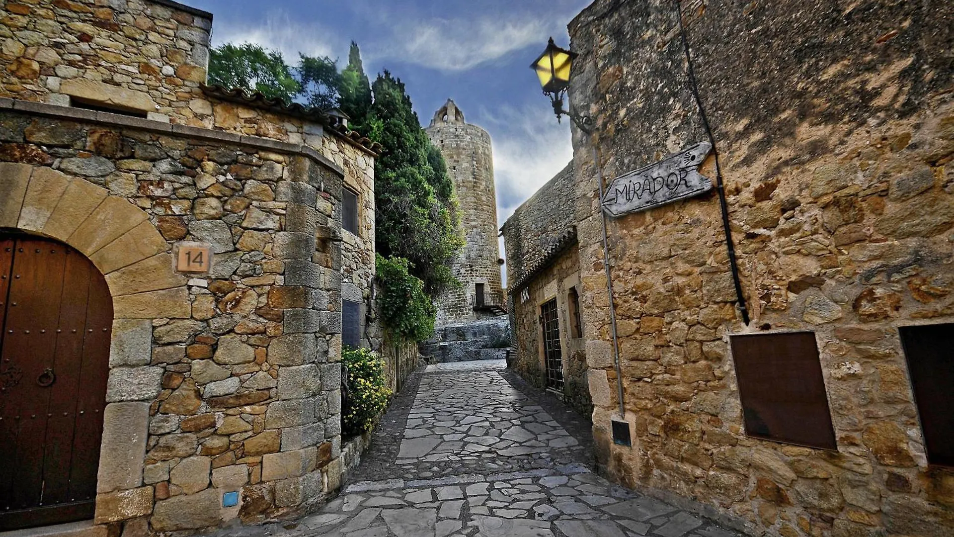 Casa Pueblo Medieval De Pals 0*,
